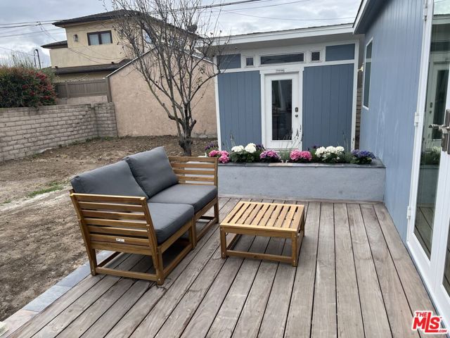 5524 W 122nd Street, Hawthorne CA: https://media.crmls.org/mediaz/4604d159-132e-4941-ada9-910f13a2e251.jpg