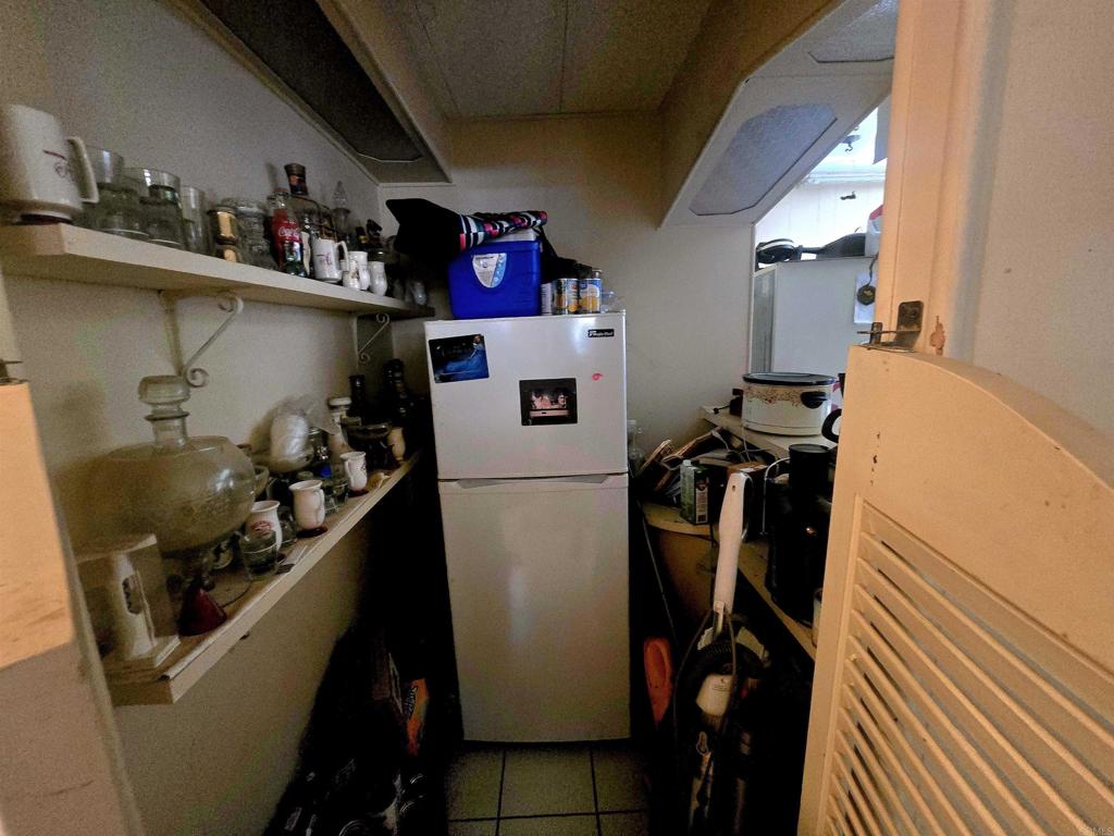 https://media.crmls.org/mediaz/4605065e-b06a-4d86-be38-fa23290f0cd5.jpg?preset=X-Large
