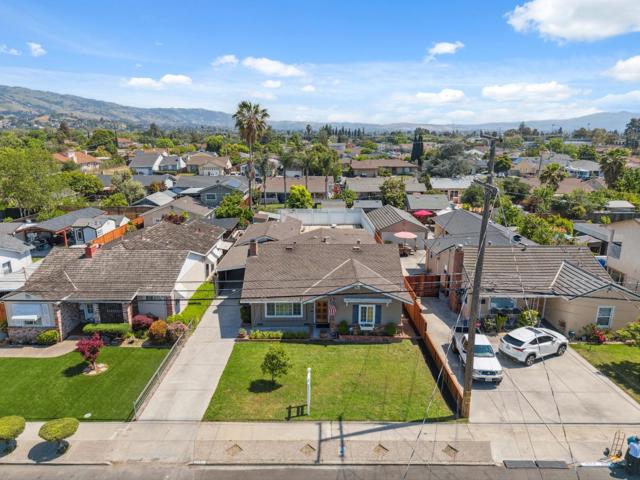 4060 Gion Avenue, San Jose CA: https://media.crmls.org/mediaz/46059dca-f7f6-460c-8102-6a87b0a7da17.jpg