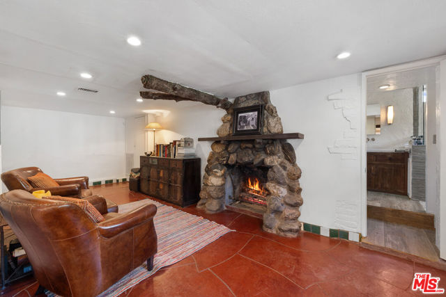 400 W Avenue 42 Avenue, Los Angeles CA: https://media.crmls.org/mediaz/46063ce5-6397-4e41-9863-b38c08a9d3ef.jpg