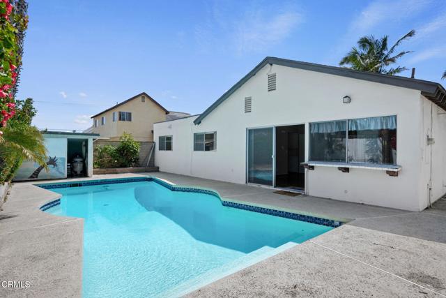 1310 Anza Court, Oxnard CA: https://media.crmls.org/mediaz/46065eab-0e8a-45f7-8cc3-52f6118c203c.jpg