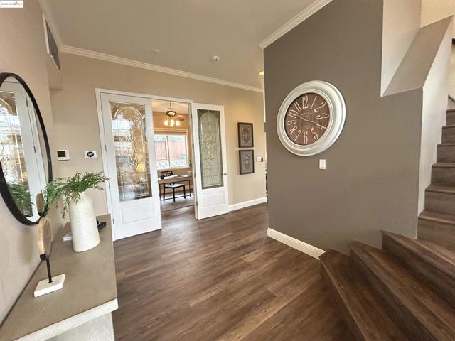 8040 Kelok Way, Clayton CA: https://media.crmls.org/mediaz/46069539-f94f-404a-85c4-3788501babdd.jpg