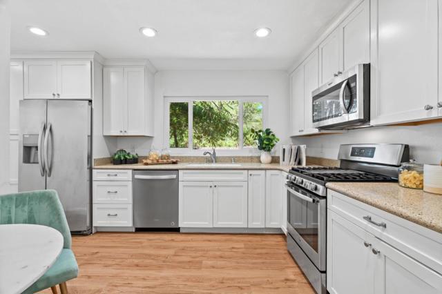 20141 Mendelsohn Lane, Saratoga CA: https://media.crmls.org/mediaz/4606eb70-2638-48e9-9076-e3490e19bcce.jpg