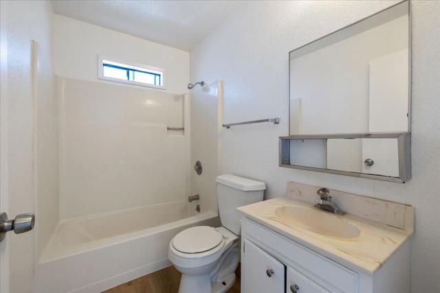 Image 20 of 25 For 461 Irving Avenue