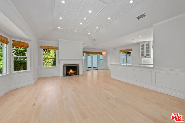 4164 Davana Road, Sherman Oaks CA: https://media.crmls.org/mediaz/46076b38-50af-4579-a825-46f4c803c056.jpg