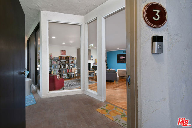 11687 Bellagio Road, Los Angeles CA: https://media.crmls.org/mediaz/4608df52-8614-468d-926e-7d35b6c2c72c.jpg