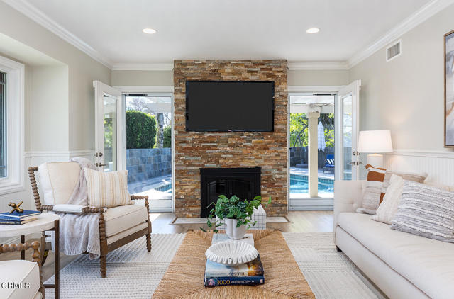 Detail Gallery Image 10 of 39 For 1247 Flanders Rd, La Canada Flintridge,  CA 91011 - 4 Beds | 3 Baths