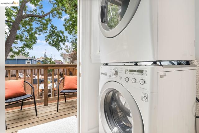 1814 Carleton ST, Berkeley CA: https://media.crmls.org/mediaz/460a1b1e-254c-42f1-b3d3-5ef4a2935800.jpg