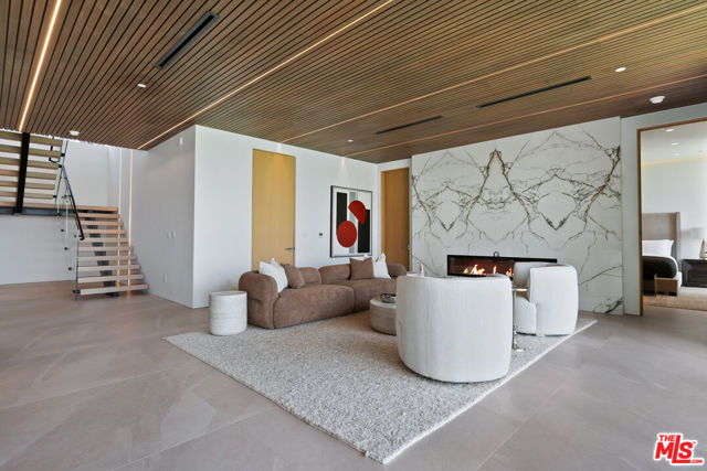 2180 Stradella Road, Los Angeles CA: https://media.crmls.org/mediaz/460a5575-1134-4072-9f7b-efb40e300f33.jpg