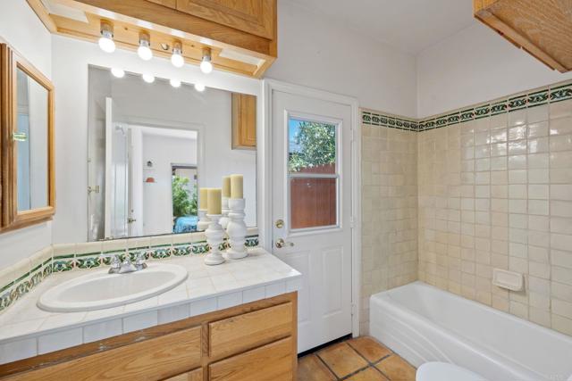 869 Eugenie Avenue, Encinitas CA: https://media.crmls.org/mediaz/460a63a4-ef54-43e5-8103-aeb8b927022c.jpg