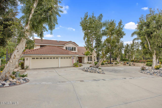 790 Spring Canyon Place, Thousand Oaks CA: https://media.crmls.org/mediaz/460b5052-0e5b-4b8c-ab93-2e1368ccefe2.jpg