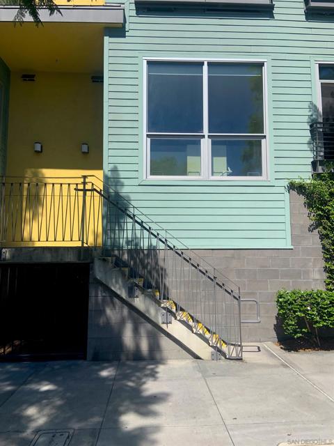 889 Date St, San Diego CA: https://media.crmls.org/mediaz/460c83b2-a202-4cbc-a569-df8619e05873.jpg