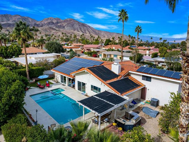 72915 Skyward Way, Palm Desert CA: https://media.crmls.org/mediaz/460c9177-1875-46f1-bece-a3567bbec08c.jpg