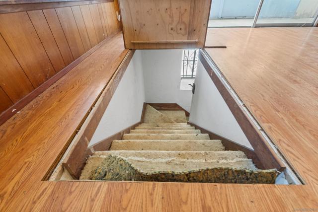 719 Marsolan Ave, Solana Beach CA: https://media.crmls.org/mediaz/460d4028-72c8-4245-a8da-9d04ac07f7ab.jpg
