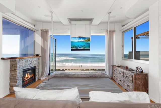 Detail Gallery Image 27 of 57 For 3709 Ocean Front Walk, San Diego,  CA 92109 - 3 Beds | 3/1 Baths