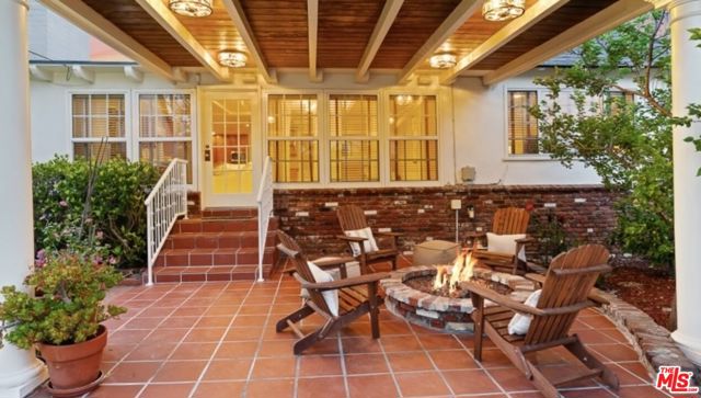 2338 Paloma Street, Pasadena CA: https://media.crmls.org/mediaz/460e485d-9748-4cb8-8e49-9dce0c9d1c97.jpg