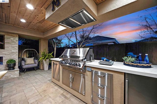 2170 Santa Croce Dr, Livermore CA: https://media.crmls.org/mediaz/460eb6d4-7bbd-4011-b9b3-cdb75dc6d1ee.jpg