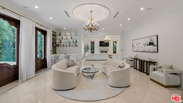 1021 N Crescent Drive, Beverly Hills CA: https://media.crmls.org/mediaz/460ed4dc-30c5-43d6-b46d-545a0ad6a4ff.jpg
