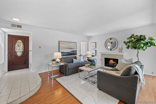 5751 Menorca Dr, San Diego CA: https://media.crmls.org/mediaz/460f4519-82a6-4ee4-82f1-856d3f32d82a.jpg