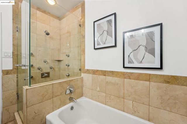 10601 Sheldon St, Oakland CA: https://media.crmls.org/mediaz/460f4547-9505-43ee-b959-5100d2f510b3.jpg