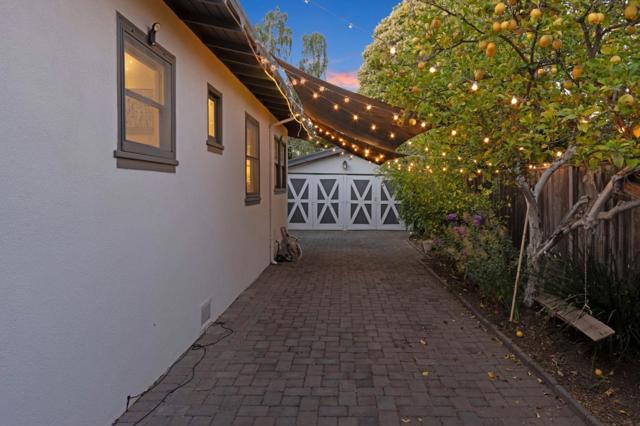 221 Grand Street, Redwood City CA: https://media.crmls.org/mediaz/460f645e-f94f-461e-a277-ef204e3d363b.jpg
