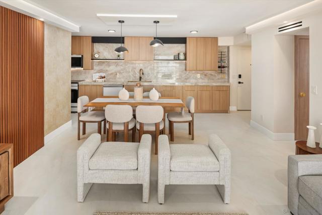 1830 Avenida del Mundo, Coronado CA: https://media.crmls.org/mediaz/460f65c9-c2db-4677-beb5-fc777bcf017f.jpg