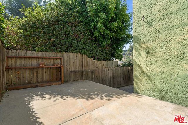 1540 Stanford Drive photo 28