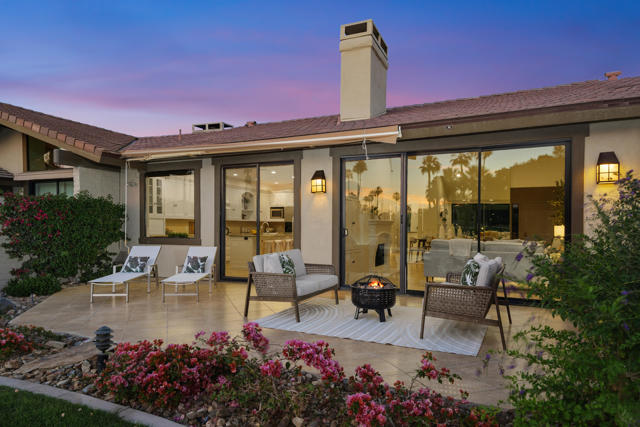 95 Lookout Drive, Palm Desert CA: https://media.crmls.org/mediaz/460f6f0a-58ba-47ec-9c66-b5dc2d35e492.jpg