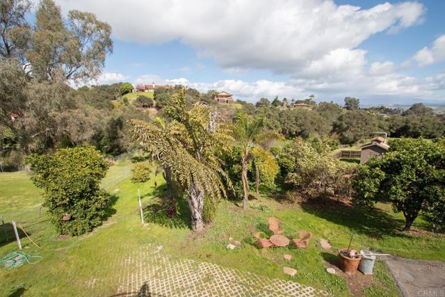 Detail Gallery Image 33 of 36 For 405 Solana Real, Fallbrook,  CA 92028 - 3 Beds | 3 Baths