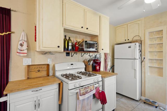 6352 Holabird St, San Diego CA: https://media.crmls.org/mediaz/461148b9-5275-4400-9ad0-dbb279bb2170.jpg
