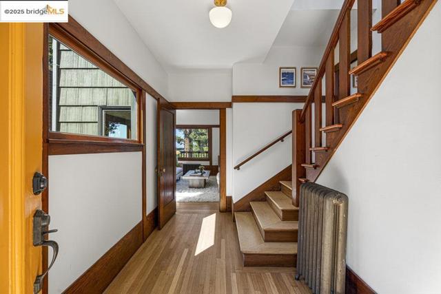1398 Scenic Ave, Berkeley CA: https://media.crmls.org/mediaz/46119519-2920-449e-940e-5d8205cf67f3.jpg