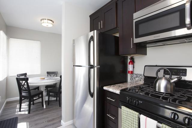 728 Jamaica Ct, San Diego CA: https://media.crmls.org/mediaz/4611ad43-aa9a-4a17-86fd-50cba6c37a6a.jpg