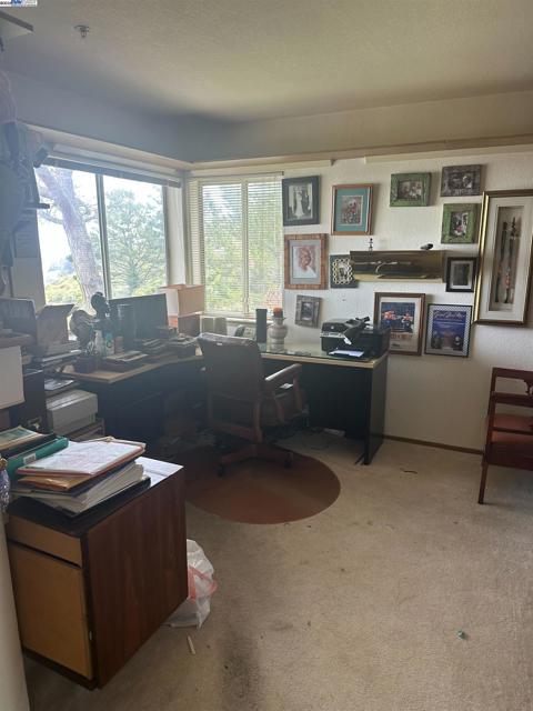 440 Pointe Pacific, Daly City CA: https://media.crmls.org/mediaz/4611b08b-c9c8-4773-8f9e-d4e879fec201.jpg