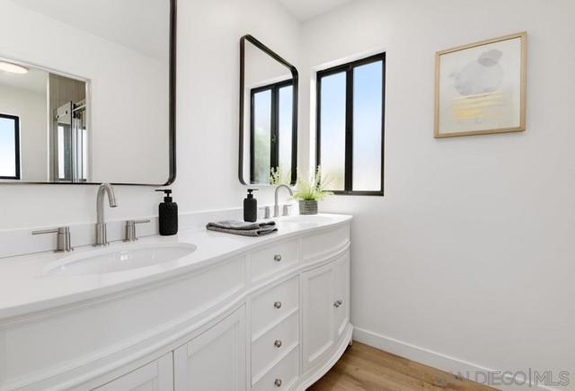 4635 Briar Ridge Rd, Oceanside CA: https://media.crmls.org/mediaz/4611b09a-87d4-485f-a44d-6fa4027faffa.jpg