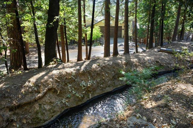 18861 Lookout Drive, Twain Harte CA: https://media.crmls.org/mediaz/4611ba66-1eb9-4b34-bc56-46093e46b3b9.jpg