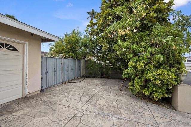1492 Ilexey Avenue, San Diego CA: https://media.crmls.org/mediaz/46120c4d-850f-4714-a80d-68c2e4424091.jpg