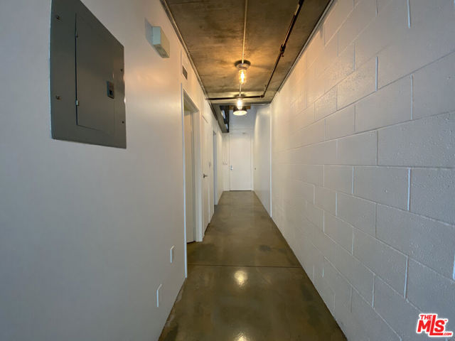 1130 S Flower Street, Los Angeles CA: https://media.crmls.org/mediaz/46126b31-1a7d-42d2-9d77-a3f81f9dd8c2.jpg