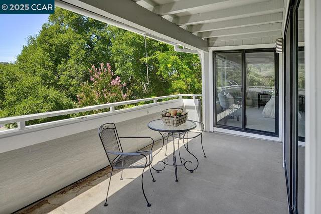 3612 Rossmoor Parkway, Walnut Creek CA: https://media.crmls.org/mediaz/46126f04-e14e-4865-ae09-662cdc28eb61.jpg