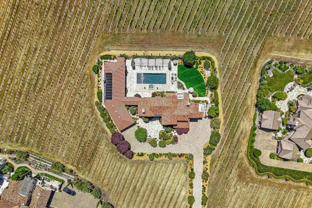 1405 Lakeview Court, San Martin CA: https://media.crmls.org/mediaz/4612a1f8-05cd-4085-b766-415489f3578e.jpg