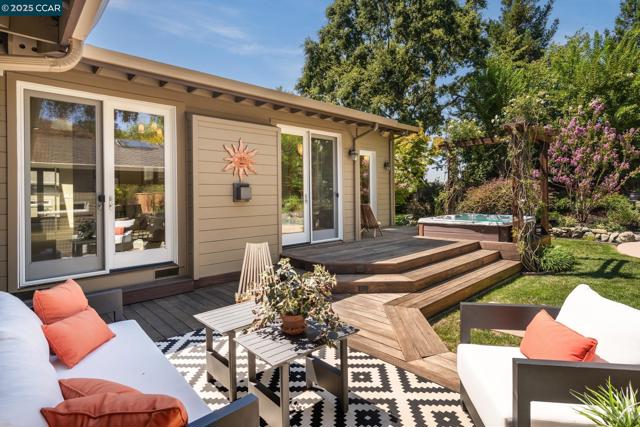 9 Saint Andrews Pl, Alamo CA: https://media.crmls.org/mediaz/4612e316-cb21-40db-86ef-42ac9167a2a7.jpg