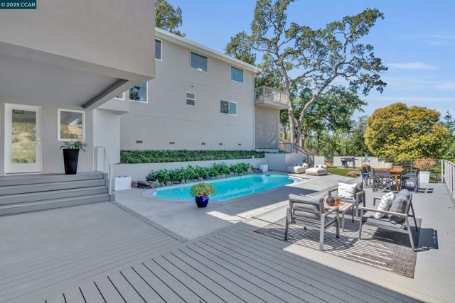 127 Caminar Way, Walnut Creek CA: https://media.crmls.org/mediaz/4613be8d-dc26-4bb7-84ff-e5e17279e2a7.jpg