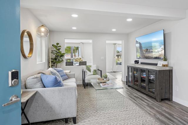 215 N Granados Ave, Solana Beach CA: https://media.crmls.org/mediaz/4613d8ed-746e-4afe-b958-33e5ec79c118.jpg