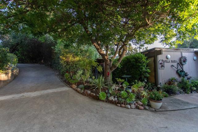 3216 Fair Oaks Ln, Spring Valley CA: https://media.crmls.org/mediaz/461407ce-52e2-4d04-adab-de974724a316.jpg