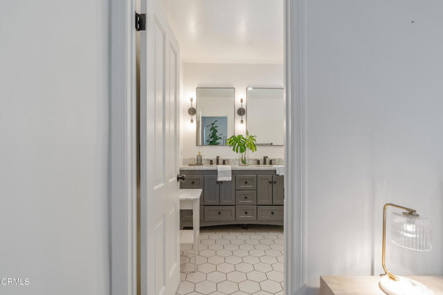 Detail Gallery Image 25 of 42 For 5200 Dahlia Dr, Los Angeles,  CA 90041 - 3 Beds | 3 Baths