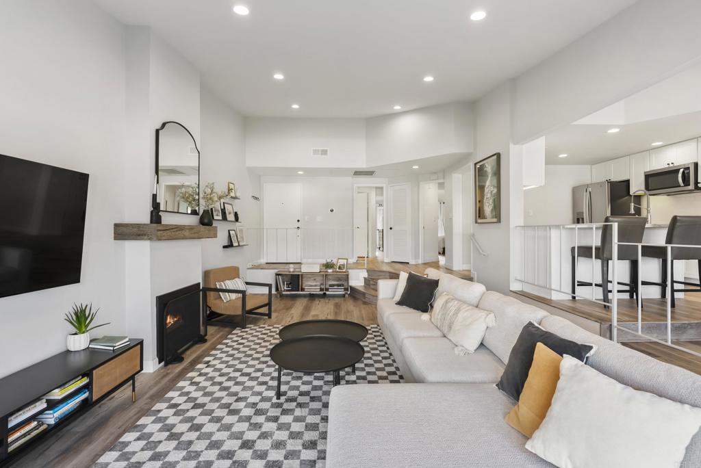 2630 Pirineos Way - photo 14