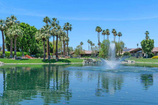 95 Lookout Drive, Palm Desert CA: https://media.crmls.org/mediaz/4614c528-97b0-4d3f-9177-8192f3b3bf9a.jpg