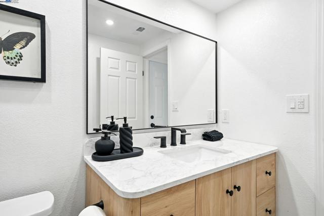 5995 Via Del Cielo, Pleasanton CA: https://media.crmls.org/mediaz/46153ca3-a694-4d68-8474-a3609a6d5ed2.jpg