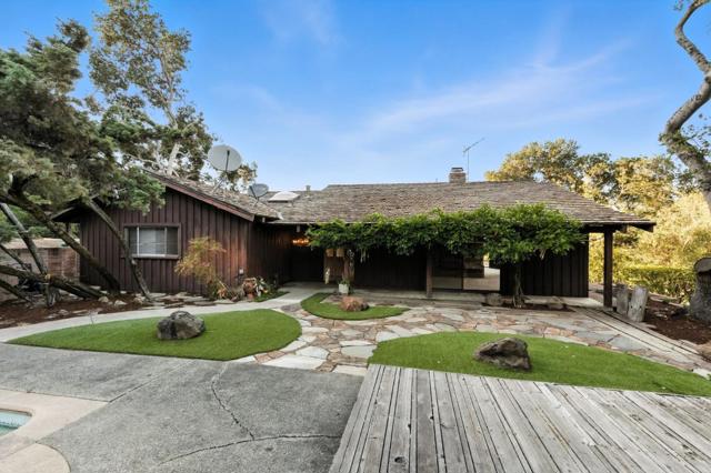 27763 Altamont Circle, Los Altos CA: https://media.crmls.org/mediaz/4615dde6-c39a-4a08-86f7-857793b54a3e.jpg