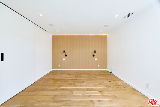 310 Beloit Avenue, Los Angeles CA: https://media.crmls.org/mediaz/4615f3ee-87a8-43ea-98bc-da83677c0446.jpg