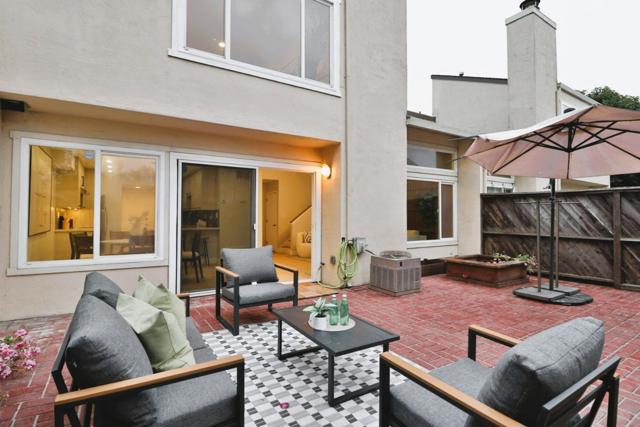 284 Rosewood Court, Hayward CA: https://media.crmls.org/mediaz/46168408-2567-4cb4-949c-7118a725ecbd.jpg